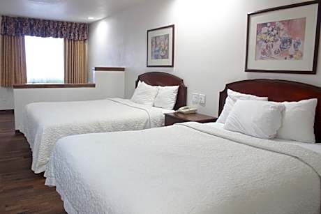 Standard Queen Room with Two Queen Beds
