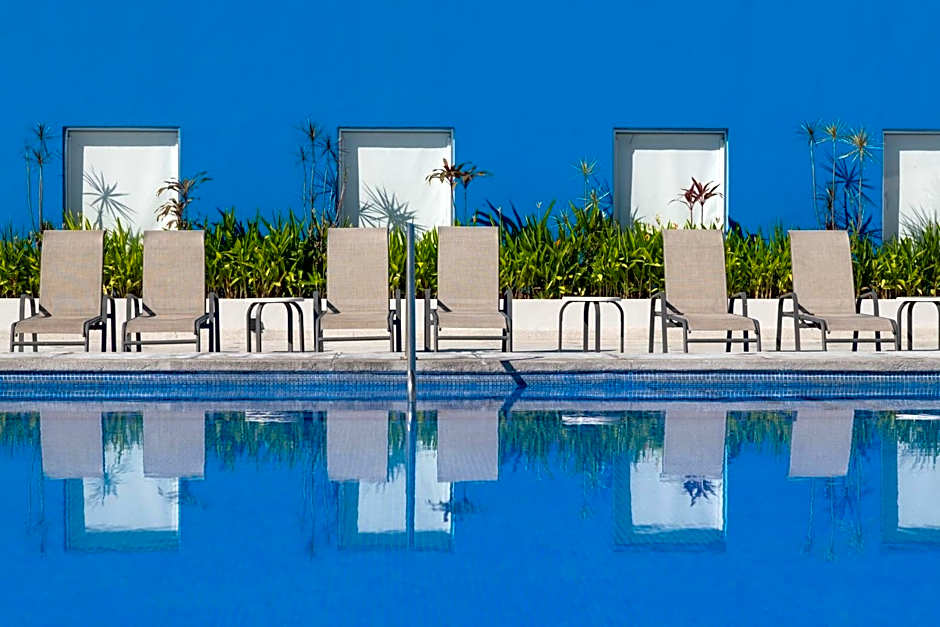 One Puerto Vallarta Aeropuerto