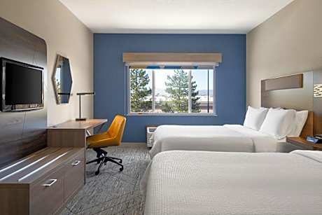 Queen Suite with Two Queen Beds