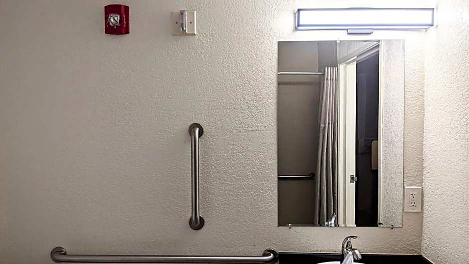 Motel 6 Ogden, UT- Downtown