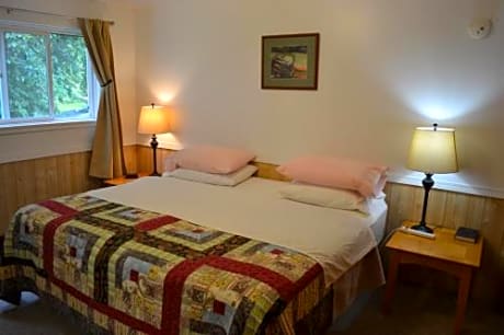Queen or Twin Suite