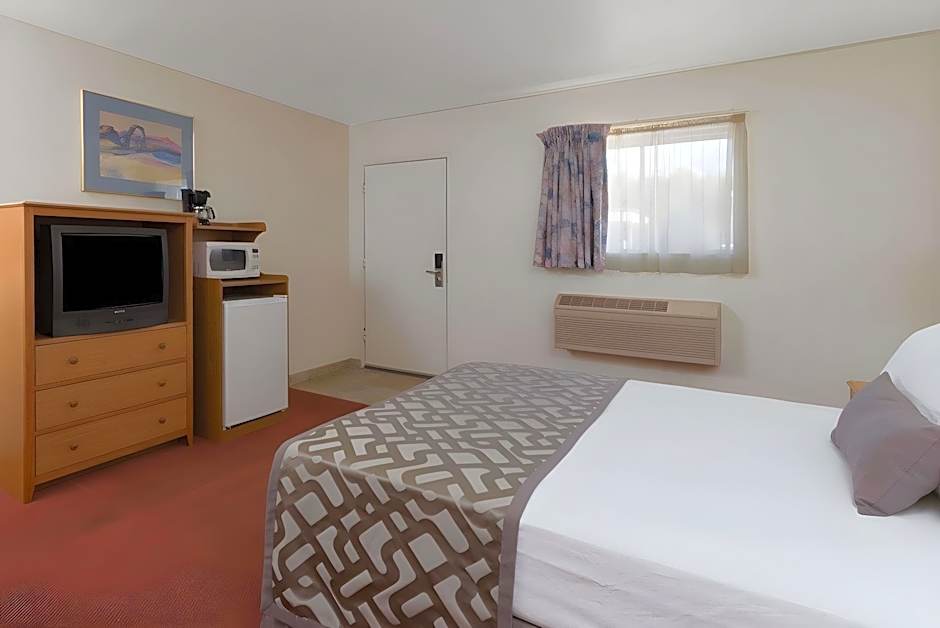 Photo 1 of 2 of 1 King Bed