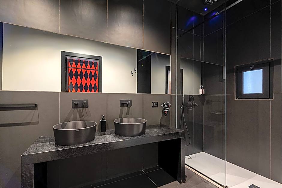 Maximum hub suite&spa
