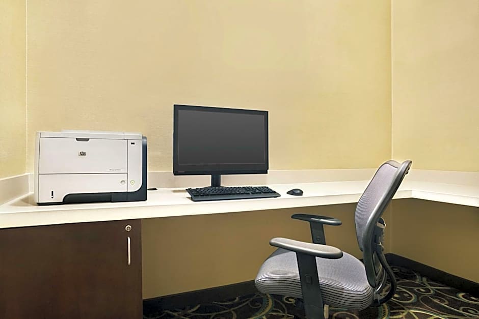 Hampton Inn By Hilton Shawnee