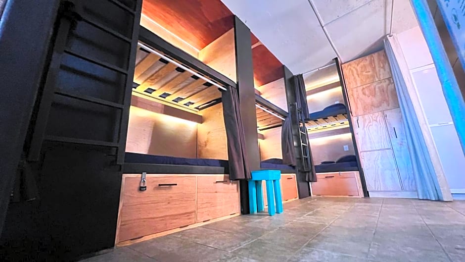 Jet's Gay Youth Hostel
