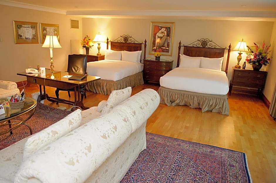 Photo 1 of 9 of Deluxe 2 Queen Beds