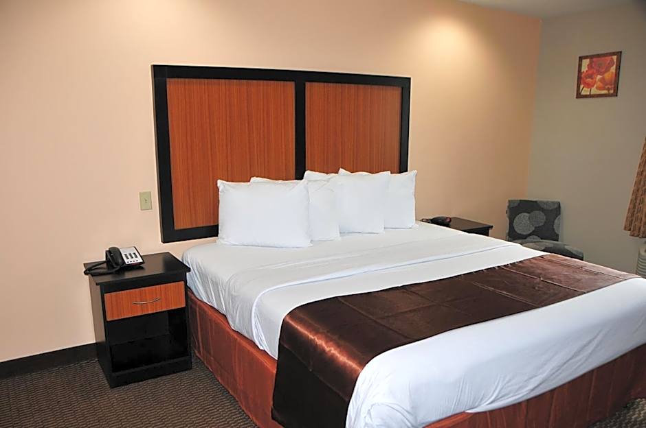 Paradise Inn & Suites