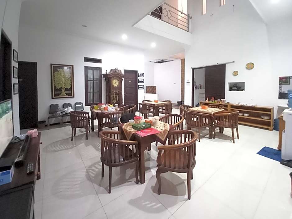 D Maktab Syariah Mitra RedDoorz Malang