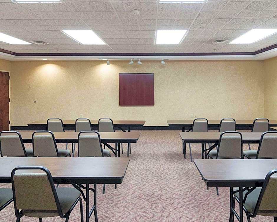 Quality Suites Midland North Loop 250