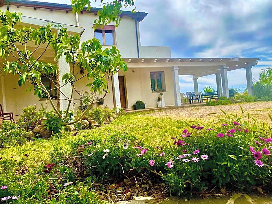 Alma Bed & Breakfast 15 minuti da Bosa e comodo parcheggio