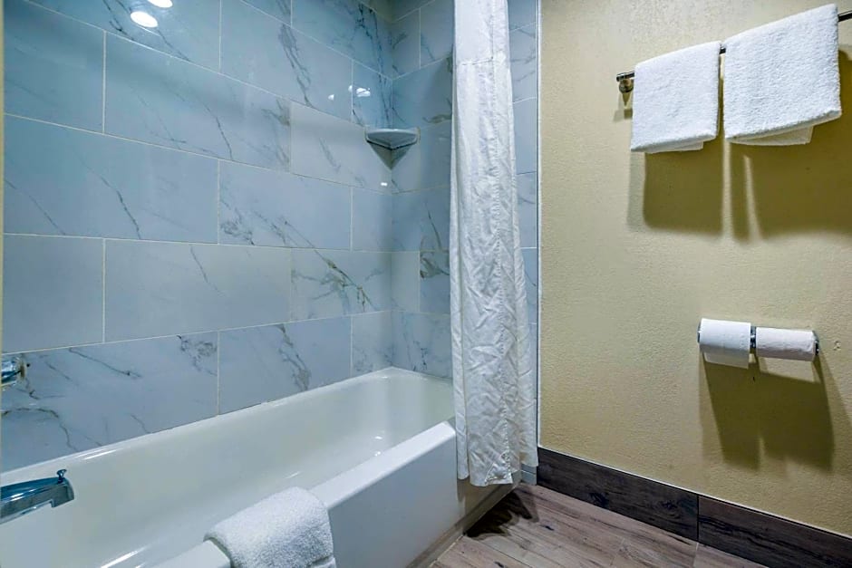 Quality Inn & Suites Florence - Cincinnati South