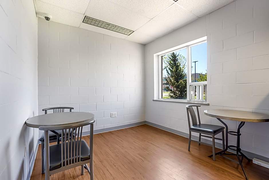 Residence & Conference Centre - Niagara-on-the-Lake