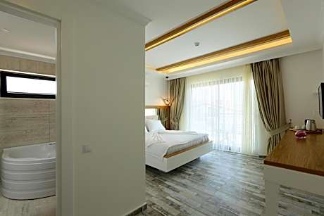 Double Room with Spa Bath