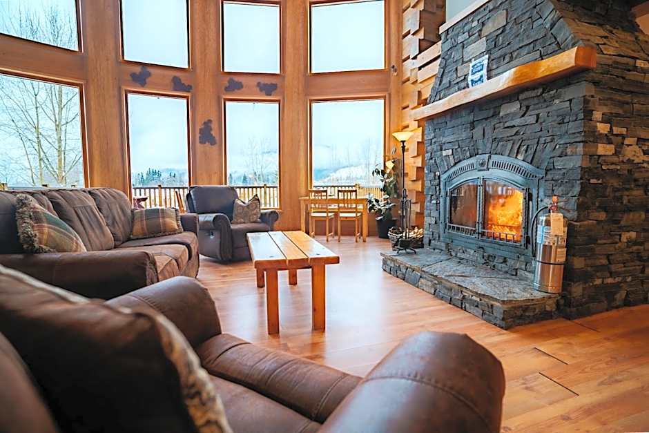 Basecamp Lodge Golden