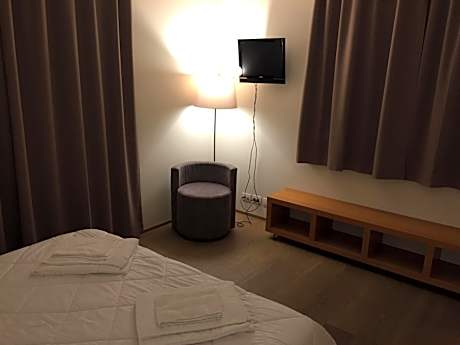One Bedroom Apartment with Garden