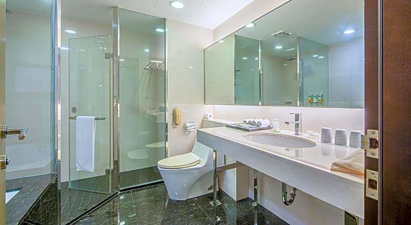 CHECK inn Select Taichung Dadun