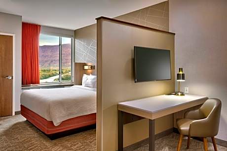 King Suite with River View and Trundle Sofa
