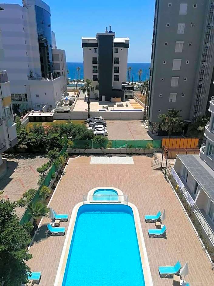 Citrus Luna Suite Hotel
