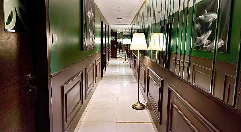 Gulf Hotel Colaba