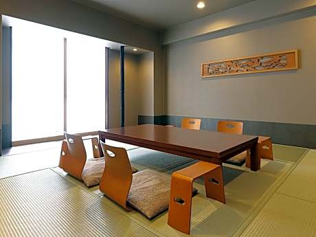 Japanese-Style Room with Shower