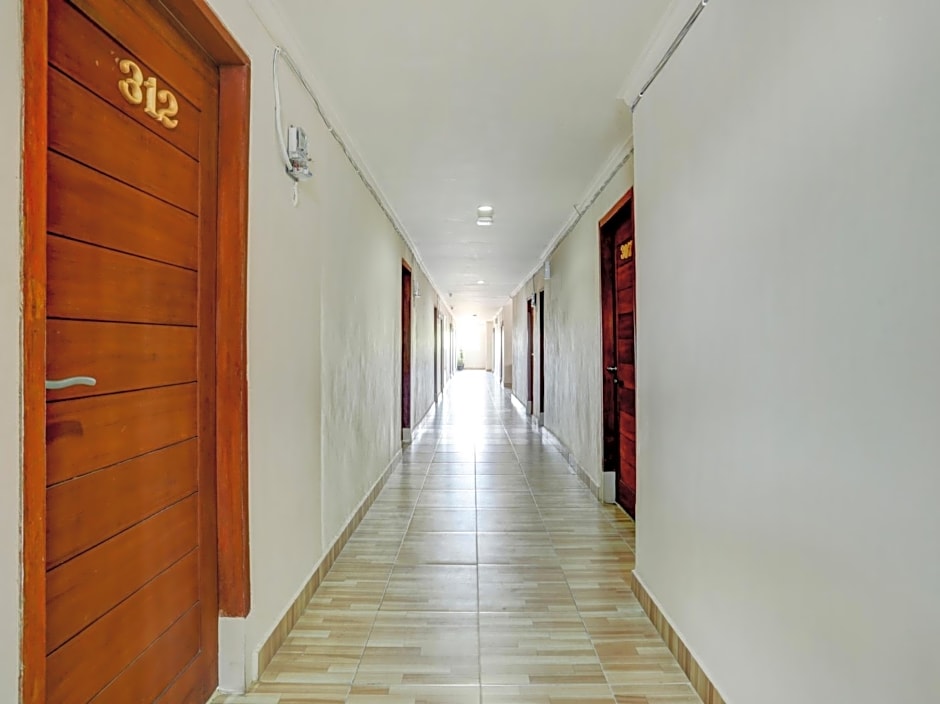 OYO 3950 The Ratna Hotel