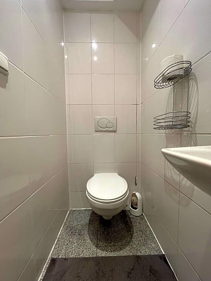 Budget Rooms just for sleeping - Digital access