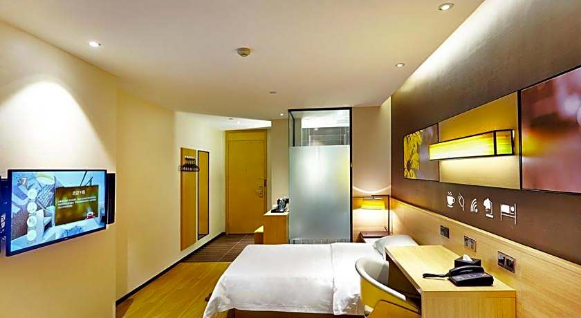 7 Days Premium Guilin Liangjiang Sihu Central Plaza