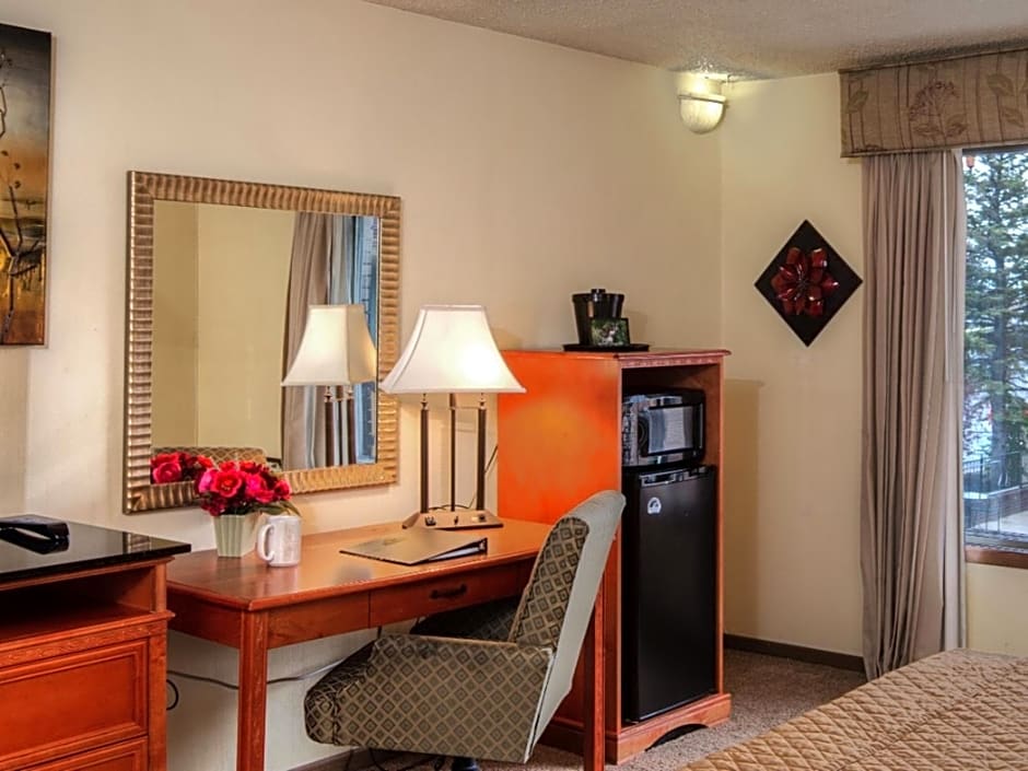 The Foothills Inn