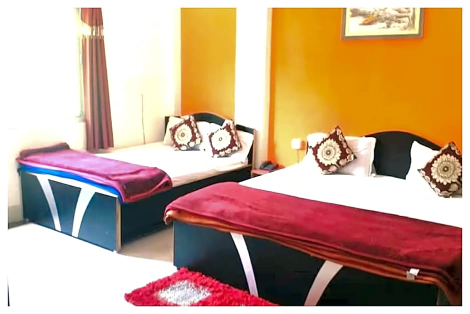 Goroomgo New Ashiyana Palace Near Railway Station Varanasi