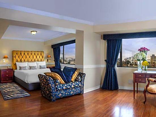 Radisson Hotel Plaza del Bosque