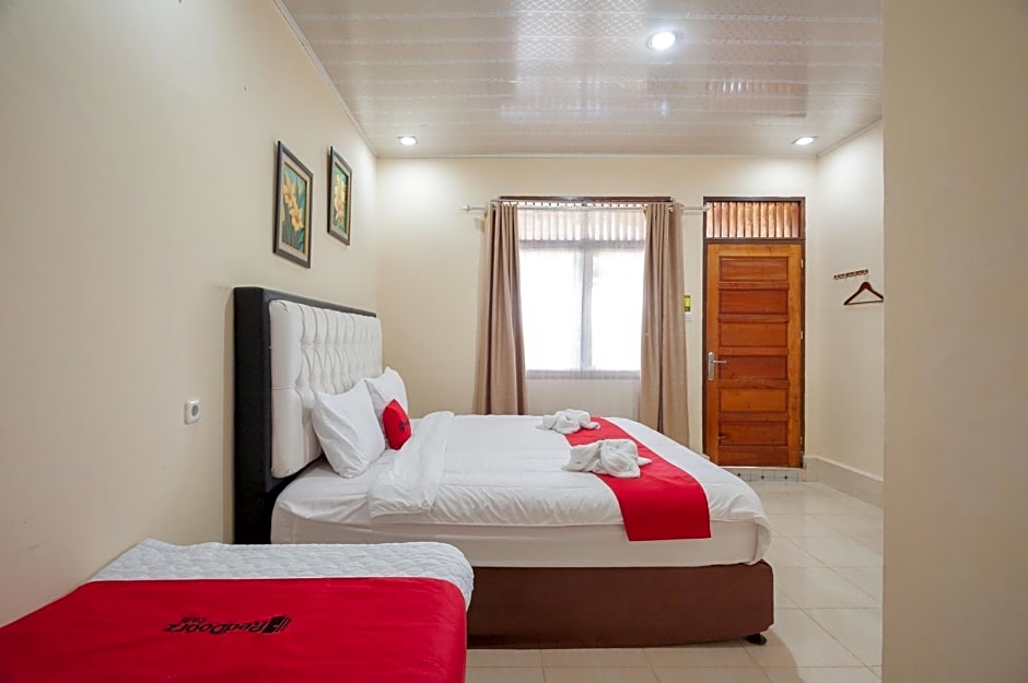 Reddoorz Syariah near tirtasari sonsang dan banto royo