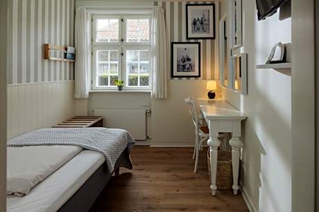 Small Single Room
