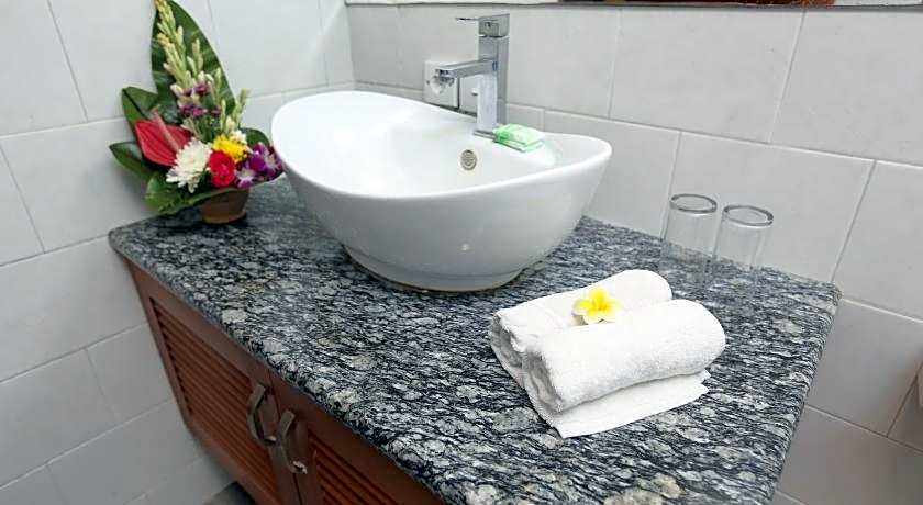 Aquarius Beach Hotel