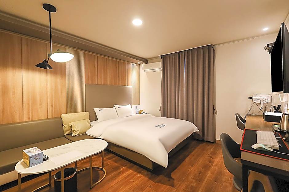 hotel box