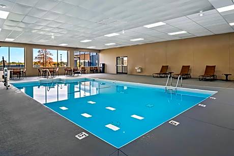 Spark by Hilton Stevensville