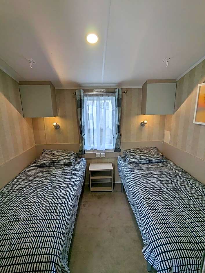 ACCESSIBLE FRIENDLY MODERN Family Caravan Littlesea Haven Weymouth