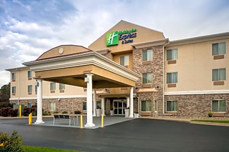 Holiday Inn Express & Suites Clinton, an IHG Hotel