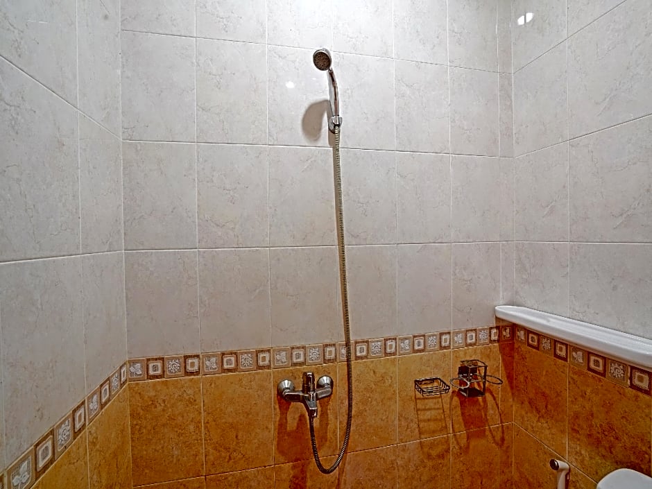 OYO 90836 Bartu Guesthouse