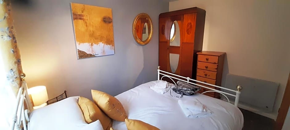 Sheena's Dartmouth Chalets