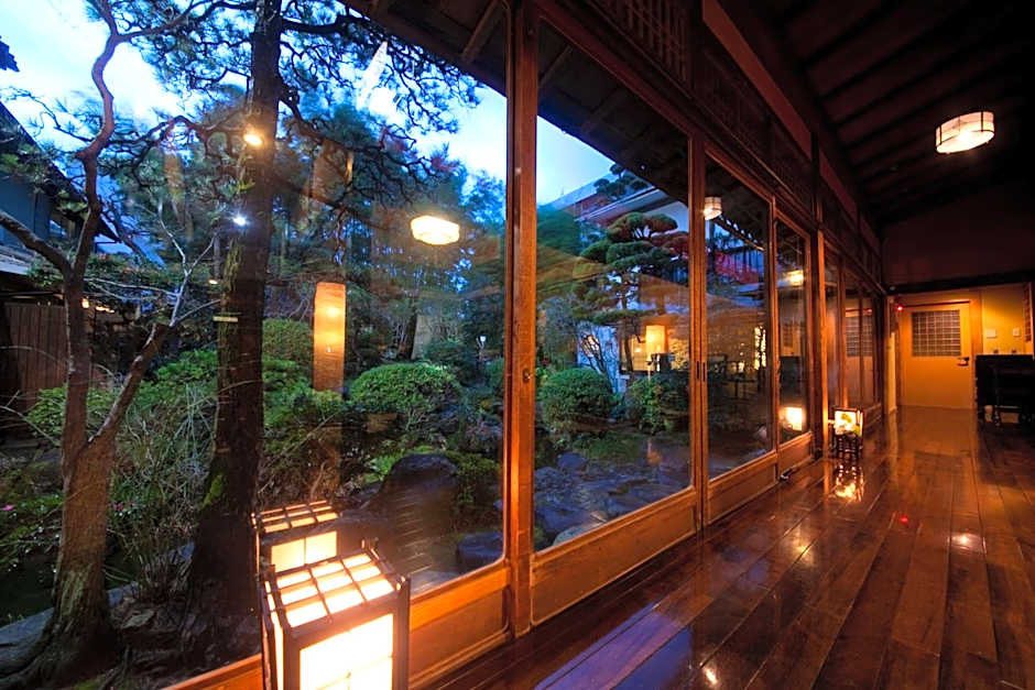 Ryokan Sennari (13 years or older)