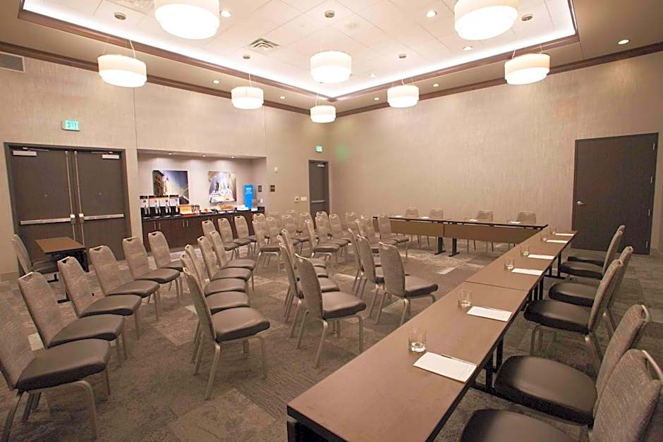 Hampton Inn and Suites by Hilton Downtown St Paul MN
