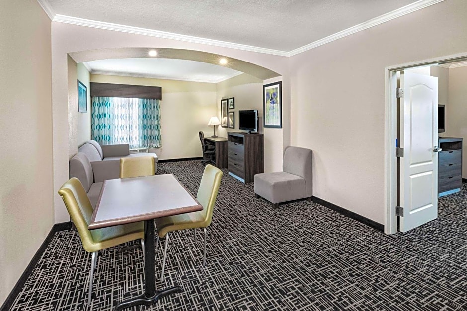 La Quinta Inn & Suites by Wyndham Garland Harbor Point