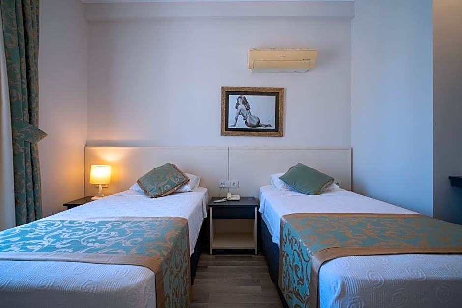 Artemis Hotel