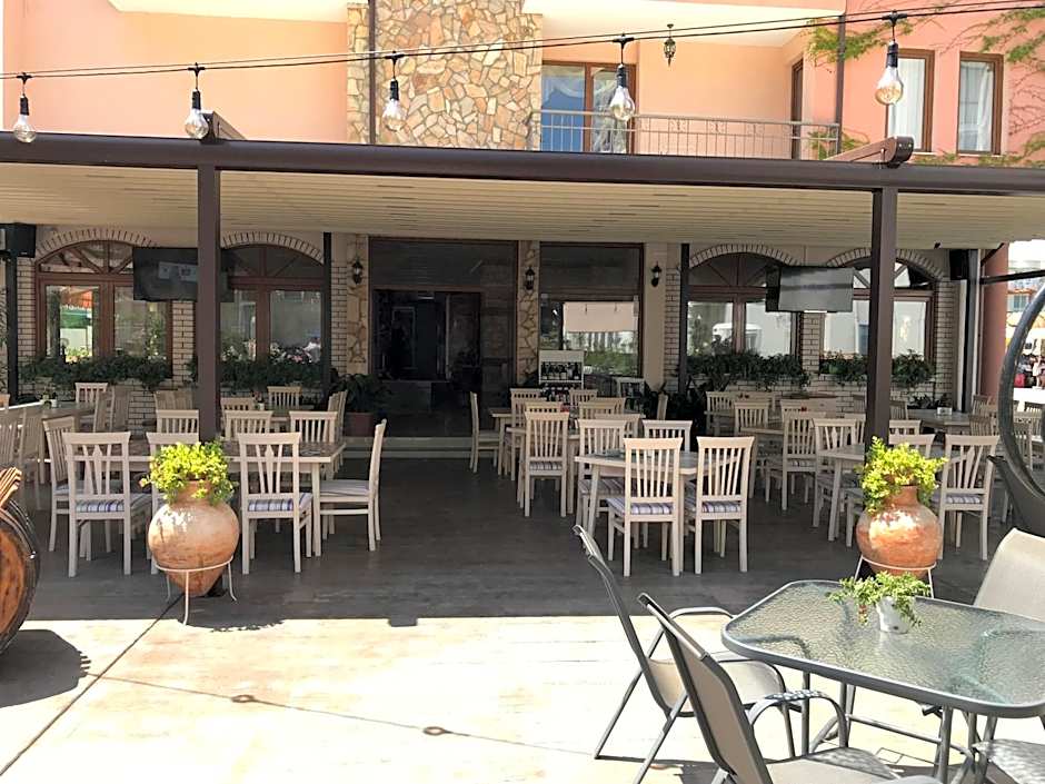 Oleander House and Tennis Club