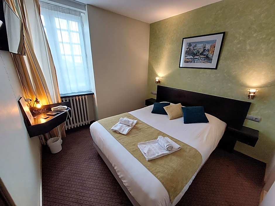Logis Hôtels - Hôtel et Restaurant Le Lion d'Or