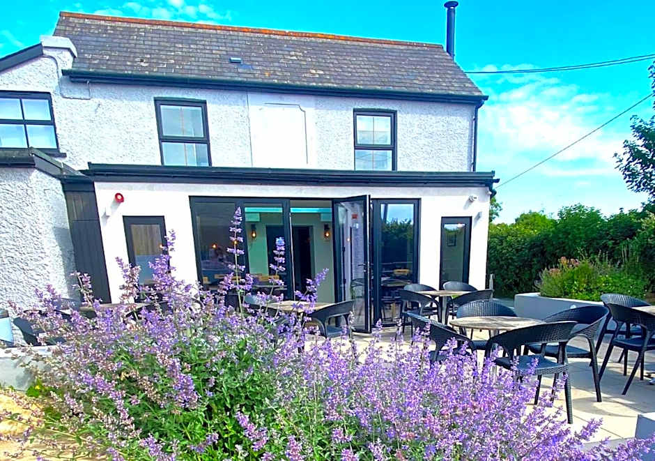 The Roost on Rock Road