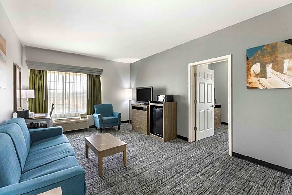 Best Western Plus MidAmerica Hotel