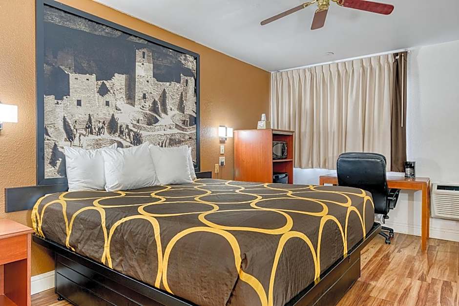 Photo 1 of 5 of 1 King Bed