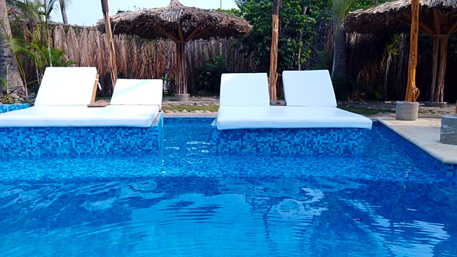 Hotel Ashly Loma Larga