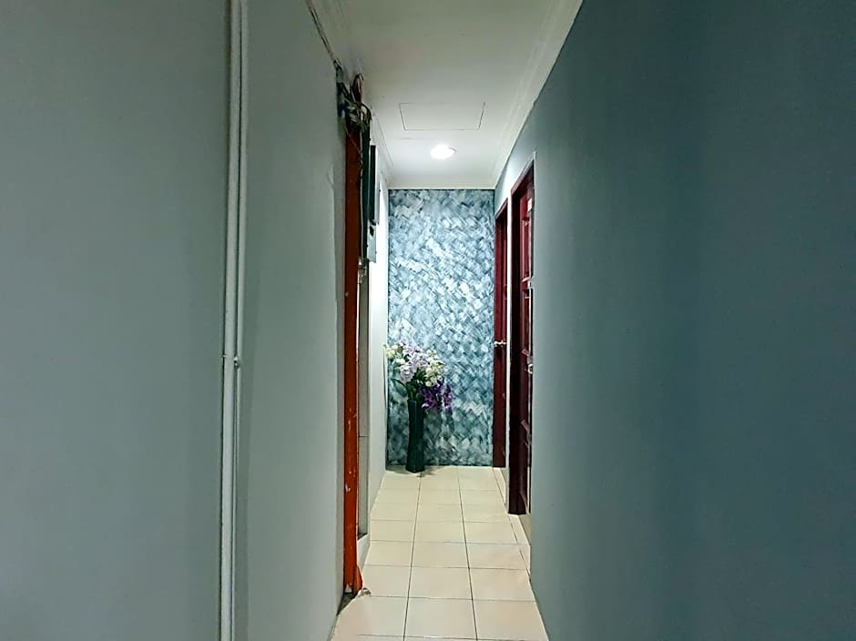 OYO 90997 Hoover Room